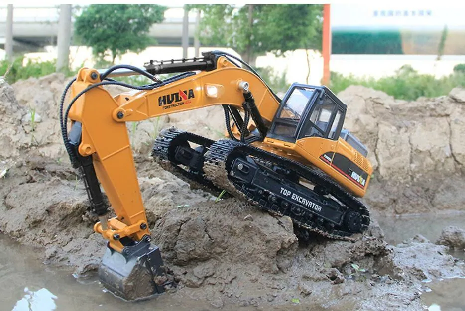 HUINA 1580 1:14 ALL METAL REMOTE CONTROL EXCAVATOR V4 (2022 MODEL)