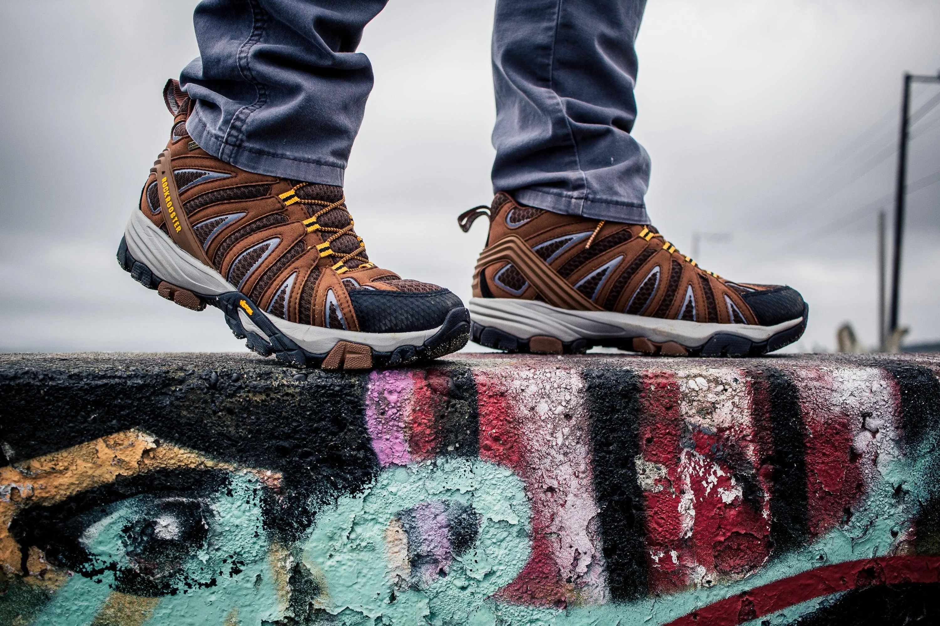 ROCKROOSTER Bedrock Brown