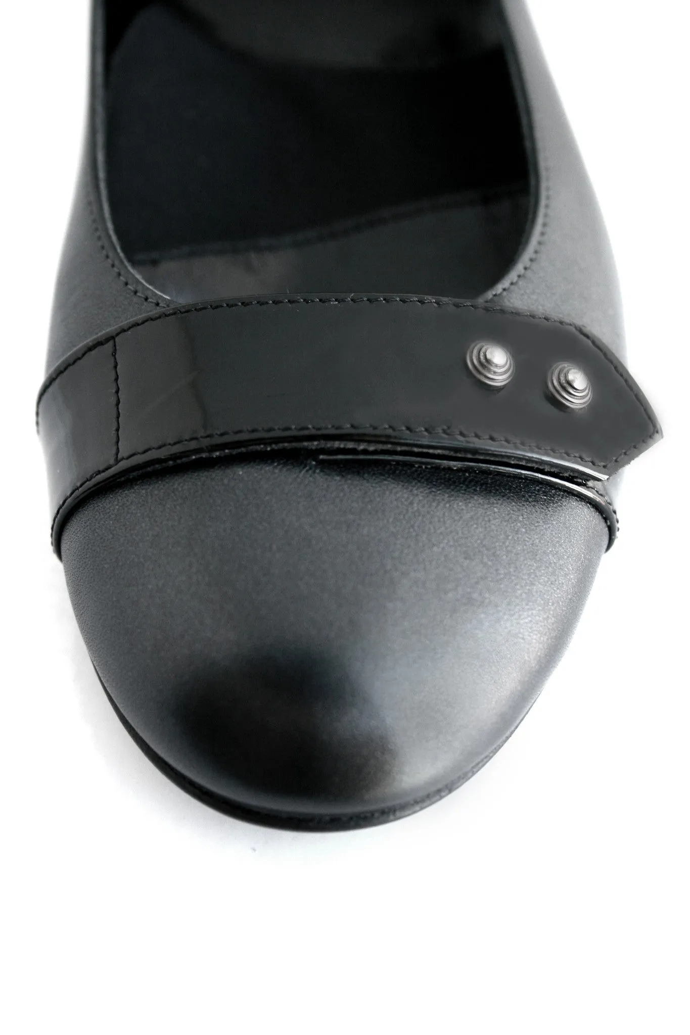 The Carolyn w/studs